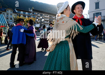 Danse folklorique savoyard avec les acteurs de l'agriculture, l'Chamochire (équitable) Comice Agricole de Saint-Gervais-les-Bains, Haute Savoie, France, Europe Banque D'Images