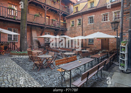 Ancienne prison de la ville médiévale Motyla Noga restaurant Wroclaw old centre-ville basse Silésie Pologne Banque D'Images