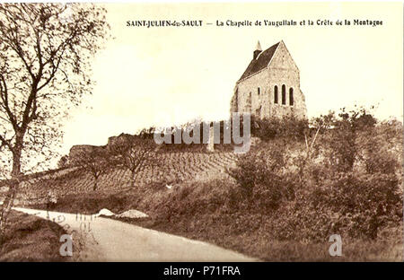 Français : Il s'agit de la vigne avant le passage du phylloxera fin 19e début 20e et la Chapelle avant la reconstruction de la muraille du château. 5 mars 2012 11 La chapelle de Cudot Julien (France) et la vigne au pied de la Tour 2 Banque D'Images