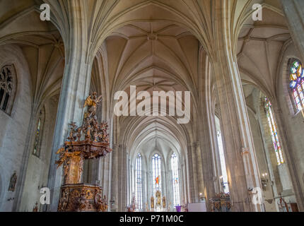 CLUJ-NAPOCA, Roumanie - 24 mars, 2018 : l'intérieur de l'église Saint-Michel à Cluj Napoca, Roumanie Banque D'Images