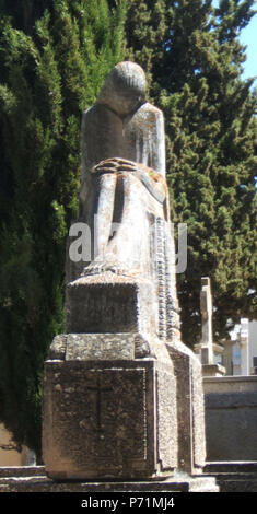 Anglais : Fonctionne par Emiliano Barral (1896-1936) dans le cimetière de Agreda (Soria, Espagne). Español : Obra de Emiliano Barral (1896-1936) en el Cementerio de Pamela Martínez Achecar (Soria, España). Oliente» «Estatua en el Panteón de la familia Cisneros Tudela. 1 janvier 2004, 00:03:19 39 1925 Emiliano Barral Doliente Agreda Banque D'Images