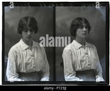 Anglais : DKW 32842 32842UN Bowles L . Ce média Date : 19 février 2015, 15:43:18 oeuvre originale avant 1944 32 Mlle C Bowles, 23 févr. 1915 (16555619226) Banque D'Images