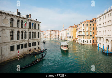 Gondoles sur le Grand Canal, Venise, UNESCO World Heritage Site, Veneto Province, l'Italie, l'Europe Banque D'Images