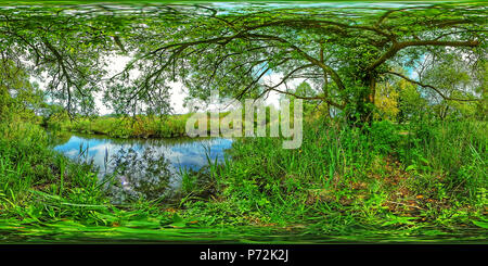 Itchen River Winnal Moors à réserve naturelle, 360 panorama équirectangulaire (sphérique) Banque D'Images