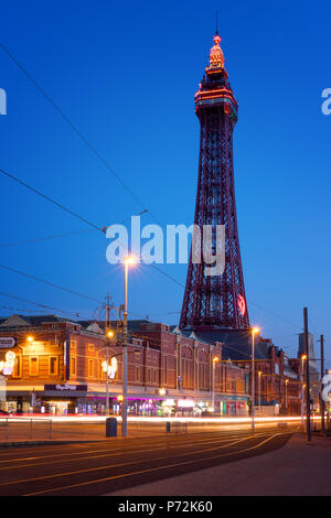 Blackpool Tower at night, Blackpool, Lancashire, Angleterre, Royaume-Uni, Europe Banque D'Images