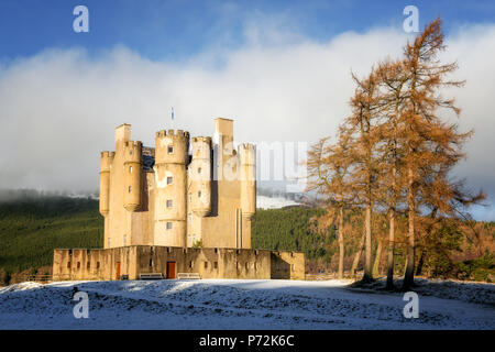 Braemar Castle, dans l'Aberdeenshire, Highlands, Ecosse, Royaume-Uni, Europe Banque D'Images