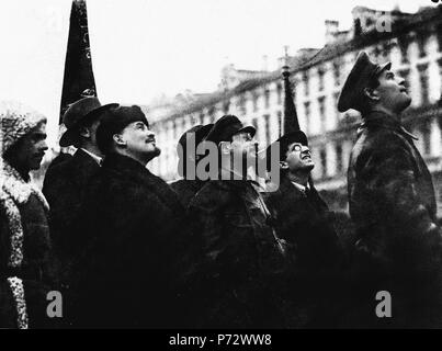 Anglais : homme politique de l'URSS. Yakov Sverdlov (1885-1919) : (1885-1919). . . , . . , . . . . , 71918 . 7 novembre 1918 5 La Vieille Russie - Yakov Sverdlov 1918 &AMP ; Lénine &AMP ; Avanesov Banque D'Images