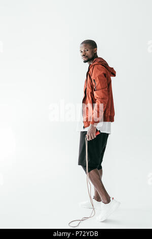 African American Athletic homme avec la corde à sauter, isolated on white Banque D'Images