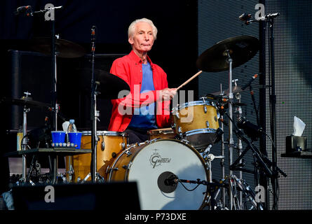 Prague, République tchèque. Le 04 juillet, 2018. Rolling Stones'drummer Charlie Watts effectue lors de leur concert à Prague, le mercredi 4 juillet 2018, en tant que partie d'aucun filtre d'. Photo : CTK Vit Simanek/Photo/Alamy Live News Banque D'Images