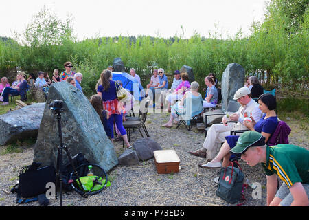 Comté de Tyrone, UK. 4 juillet, 2018. La communauté de Greencastle en plein cœur de la montagnes Sperrin, dans le comté de Tyrone qui défendent leurs terres et l'eau d'une tentative d'imposer un méga projet d'extraction de l'or, se réunir pour écouter Chas Jewett, Cheyenne River Sioux Tribe et Standing Rock Indian Reservation protecteur de l'eau. CountyTyrone : UK:4 Juillet 2018 Crédit : Mark Winter/Alamy Live News Banque D'Images