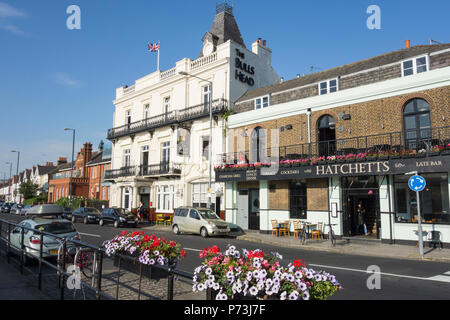 La célèbre salle de jazz la tête de taureau public house et Hatchetts sur Lonsdale Road, Barnes, London, SW13, UK Banque D'Images
