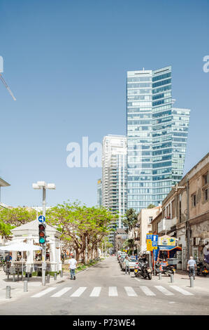 Israël, Tel Aviv - 21 Avril 2016 : Sderot Rothschild boulevard Banque D'Images