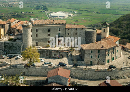 Vue aérienne du château d'Oricola.Oricola, province de l'Aquila, Abruzzes, Italie, Europe Banque D'Images