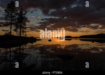 Magnifique coucher de soleil sur le lac Yngen Banque D'Images