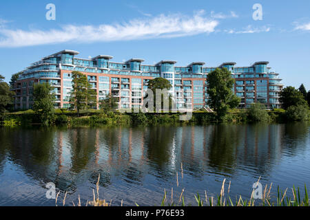 Appartements à côté de l'eau sur River Crescent, Waterside Way à Nottingham, Angleterre Royaume-uni Banque D'Images