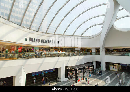 Birmingham, UK : 29 Juin 2018 : Grand Central shopping centre et de la gare de New Street dans le centre de Birmingham. Passage à la station. Banque D'Images