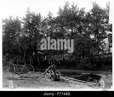 . Anglais : à côté de flux à Kuzgamapa Kougarok, Hot Springs, le 11 juillet 1907 . Anglais : Au verso de l'image : Kuzgamapa Kougarok, Hot Springs, Alaska, le 11 juillet 1907. Sujets (LCTGM) : ressorts--Alaska--Kougarok ; bâtiments--Alaska--Kougarok ; d'eau--Alaska--Kougarok ; Machines Sujets (LCSH) : Kuzgamapa Kougarok (Hot Springs, Alaska) ; Hot Springs, Alaska--Kougarok . 19078 Kuzgamapa Machines à côté de flux à Hot Springs, Kougarok, 11 juillet 1907 (NOWELL 186) Banque D'Images