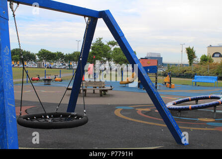 Dublin, Irlande, le 26/6/2018. Aire de jeux pour enfants avec balançoires.slides etc en Howth vide momentanément. Banque D'Images