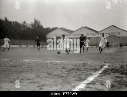 29 Escenas de la final de Campeonato de España en el campo de Atotxa entre los equipos del Real Unión y Real Madrid (1-0) (14 de 18) - Fondo Car-Kutxa Fototeka Banque D'Images