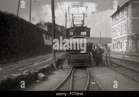 59 Tren eléctrico en la Estación del Topo de Errenteria (2 de 3) - Fondo Car-Kutxa Fototeka Banque D'Images