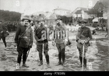 18 Concentración de tropas en la playa de Ondarreta, con destino a guerra de África (4 de 8) - Fondo Car-Kutxa Fototeka Banque D'Images