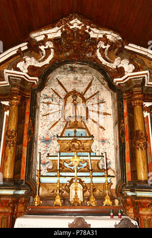 Autel et altarscreen de église Sao Joao, Caminha, la province du Minho, au nord du Portugal Banque D'Images