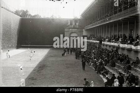 Partido de 50 remonte en el frontón jai-alai (2 de 3) - Fondo Car-Kutxa Fototeka Banque D'Images