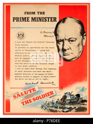 Vintage des années 40, la seconde guerre mondiale affiche présentant une lettre du Premier ministre Winston Churchill -' J'aimerais que le soldat salue le succès de la campagne...' avec une image de Winston Churchill (1874-1965) à côté d'une copie de sa lettre du 10 Downing Street, Whitehall avec une image ci-dessous de soldats de l'Armée britannique en uniforme et portant leurs fusils fusil marchant dans les champs à côté d'un réservoir avec un 'Salute' Soldat la bannière. Le salut la semaine a été un soldat d'épargne de guerre national campagne de financement pour les équipements militaires pour soutenir les hommes faire la guerre. Banque D'Images