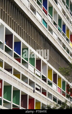 Élévation est de l'Unité d'habitation, un immeuble à Marseille, l'architecte Le Corbusier, un pionnier de l'architecture moderne. Banque D'Images