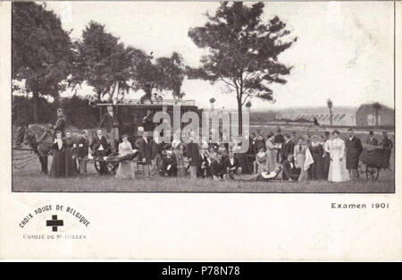 English : ambulance hippomobile après l'examen Croix-Rouge de Bruxelles St Gilles en 1901 . 12 août 2013, 23:04:35 Ambulance 3 Croix-Rouge St Gilles 1901 Banque D'Images