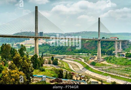 La Salah Bey viaduc à travers le Canyon Rhummel à Constantine - Algérie, Afrique du Nord Banque D'Images