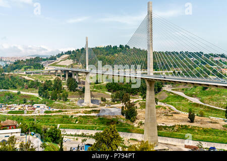 La Salah Bey viaduc à travers le Canyon Rhummel à Constantine - Algérie, Afrique du Nord Banque D'Images