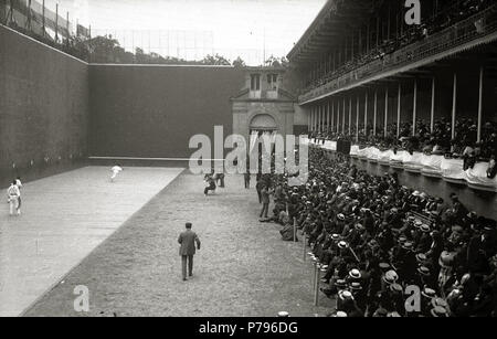 Partido de 50 remonte en el frontón Jai Alai (2 de 7) - Fondo Car-Kutxa Fototeka Banque D'Images