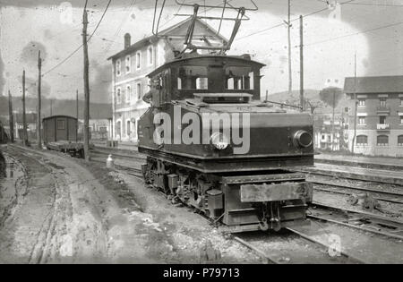 59 Tren eléctrico en la Estación del Topo de Errenteria (3 de 3) - Fondo Car-Kutxa Fototeka Banque D'Images