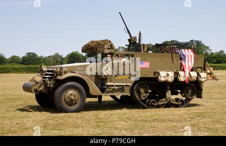 1940 American armoured personnel carrier M3 demi-piste au spectacle militaire Shuttleworth au 1er juillet 2018 Banque D'Images