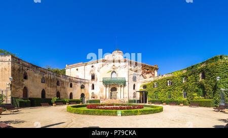 Barcelone, Espagne - 10 septembre 2017 : Vue de l'ancien Palais Desvalls dans le labyrinthe d'Horta Banque D'Images