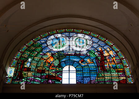 Vitraux d'intérieur, Catedral Basilica Nuestra Senora de los Milagros (Cathédrale Basilique Notre Dame des Miracles), Caacupe, Paraguay Banque D'Images