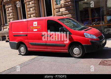 Royal Mail un van stationné jusqu'inl del Centre-ville Banque D'Images