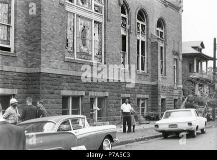 Photo du FBI de l'Église baptiste à Birmingham, AL après un KKK dynamite bombe a tué quatre les filles afro-américaines le 15 septembre 1963. L'attentat a marqué un tournant dans les États-Unis pendant le mouvement des droits civils et a contribué au soutien à l'adoption de la Loi de 1964 sur les droits civils. Banque D'Images