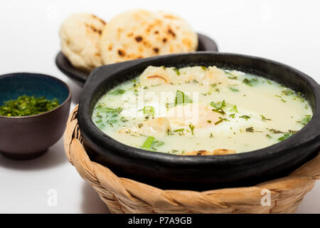 Oeuf poché colombien traditionnel appelé changua Soupe Banque D'Images