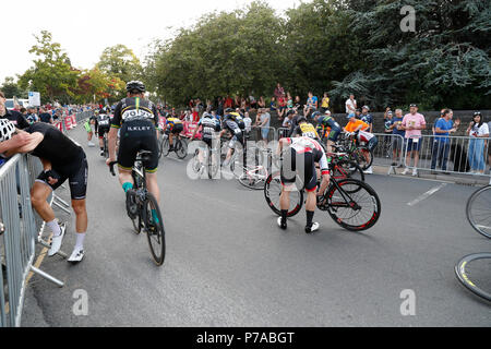 Otley, Leeds, Royaume-Uni. 4 juillet, 2018. Otley Leeds mercredi 04 juillet course élite hommes Crédit : Crash Les Wagstaff/Alamy Live News Banque D'Images