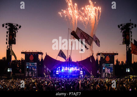 Le Danemark, Roskilde - Juillet 4, 2018. Donnant sur le concert des foules de festivaliers pendant un concert live avec le rappeur américain Eminem au stade Orange lors du festival de musique Festival danois de Roskilde en 2018. (Photo crédit : Gonzales Photo - Flemming Bo Jensen). Gonzales : Crédit Photo/Alamy Live News Banque D'Images
