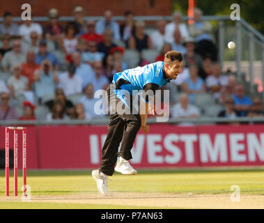 Unis Old Trafford, Manchester, Royaume-Uni. 5 juillet, 2018. Explosion de vitalité T20 cricket, Lancashire Lightning contre Worcester Rapids ; Ed Barnard de bols Rapids Worcestershire pendant son premier plus de la soirée : Action Crédit Plus Sport/Alamy Live News Banque D'Images