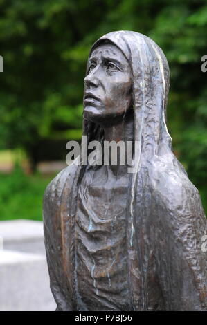 Monument aux victimes du massacre de Katyn (Pomnik Zbrodni 33120 Katyńskiej) Wroclaw, Pologne, juin 2018 Banque D'Images
