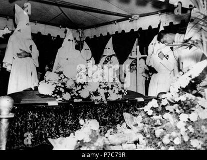 La Floride. L'ONU Entierro de miembros del Ku-Klux-Klan en la ciudad de Petersburgo. Fotografía del año 1937. Banque D'Images