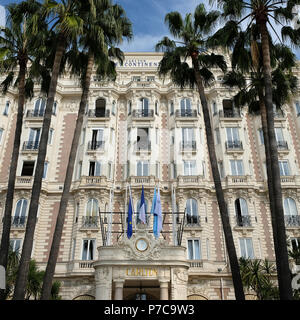 Cannes, France - 28 octobre 2017 : entrée sur le célèbre Hôtel Carlton International situé sur la Croisette à Cannes, Franc Banque D'Images