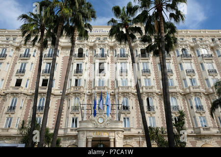 Cannes, France - 28 octobre 2017 : entrée sur le célèbre Hôtel Carlton International situé sur la Croisette à Cannes, Franc Banque D'Images