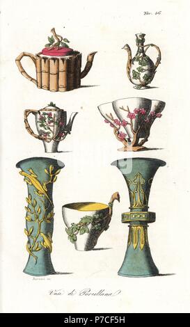 Vases en porcelaine chinoise et de théières décoré de bambous, fleur de cerisier, des lézards, des feuilles et des branches. La gravure sur cuivre coloriée par Andrea Bernieri de Giulio Ferrario's costumes anciens et modernes de tous les peuples du monde, Florence, Italie, 1843. Banque D'Images