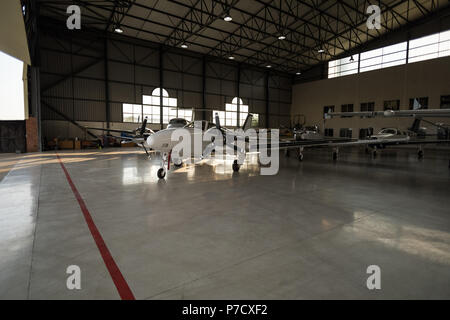 Au hangar de jet privé Banque D'Images