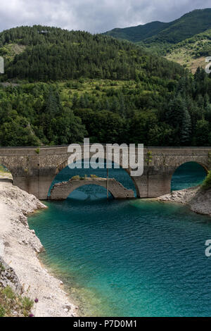 Lac de Scanno - Lago di Scanno - est un lac de la Province de L'Aquila, Abruzzo, Italie. Banque D'Images